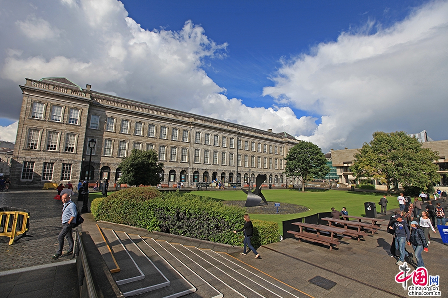 圣三一学院占地47英亩