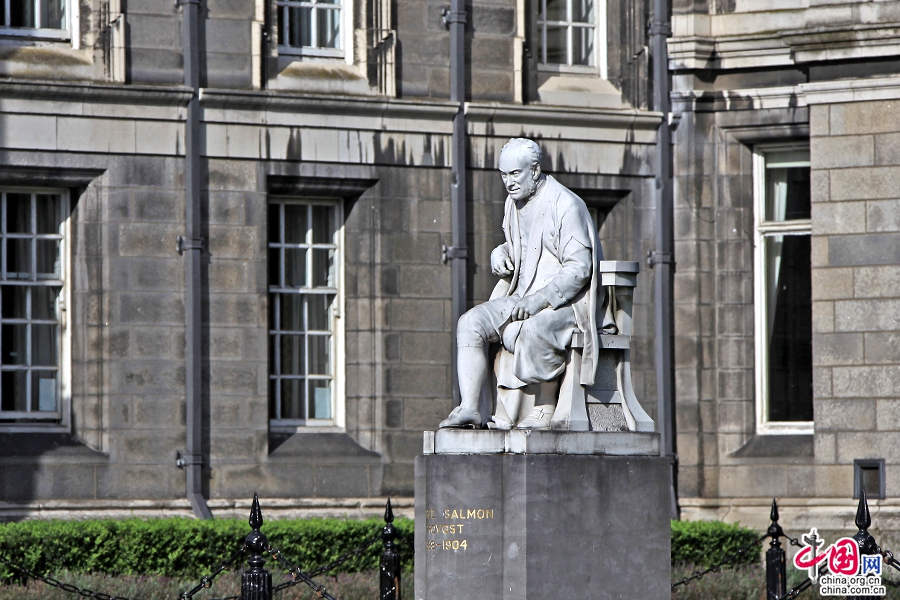 乔治·萨蒙是学院19世纪末的一位保守派院长