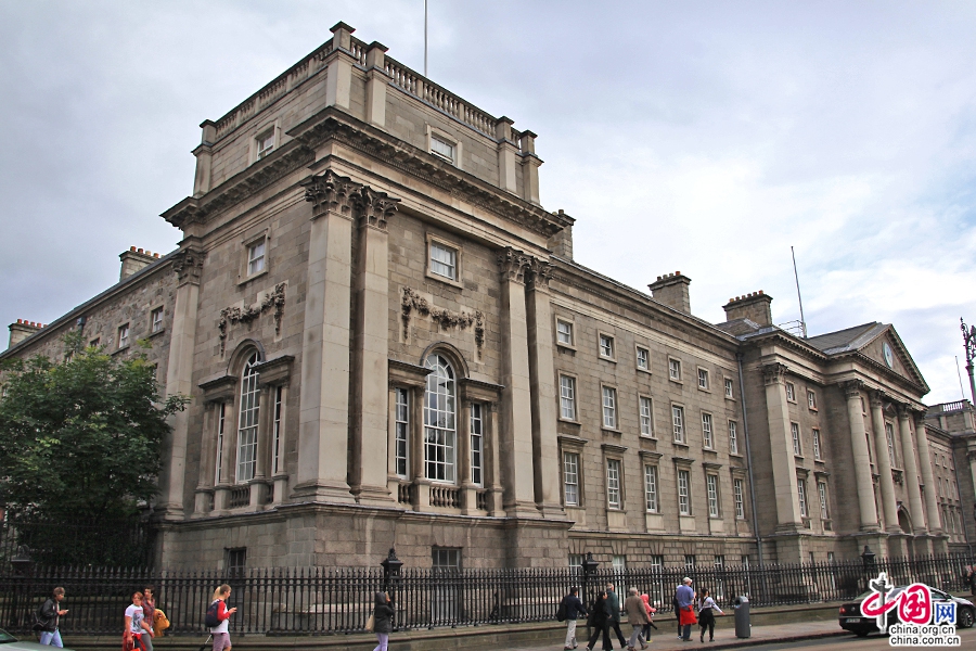 圣三一学院东北角