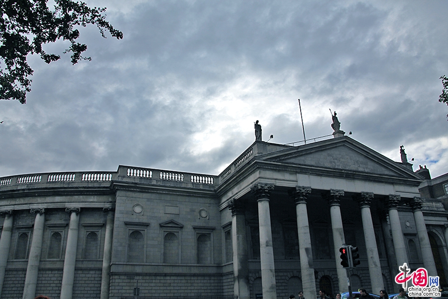 大楼于1803年正式被改由爱尔兰银行使用