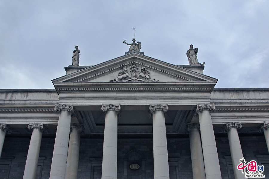 爱尔兰银行大楼以工整严谨为基调