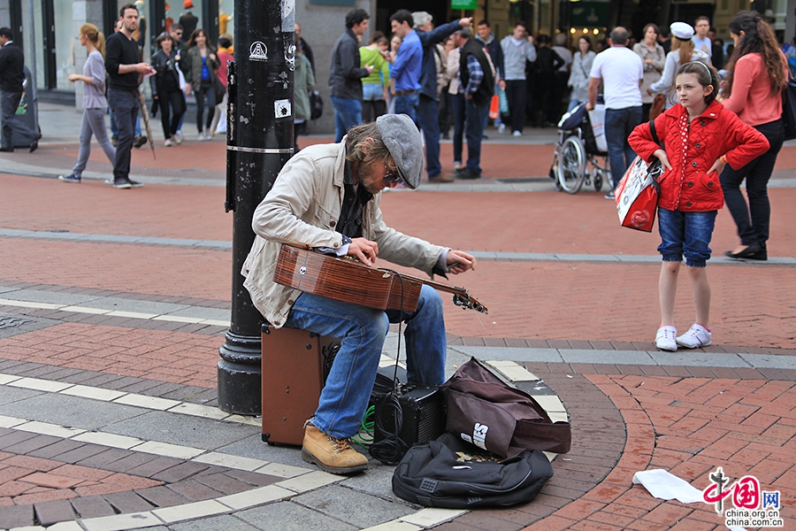 格拉夫顿街的街头表演