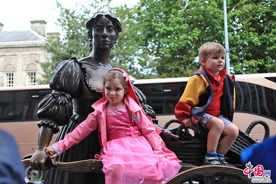 莫莉·马隆是都柏林最受欢迎的雕像