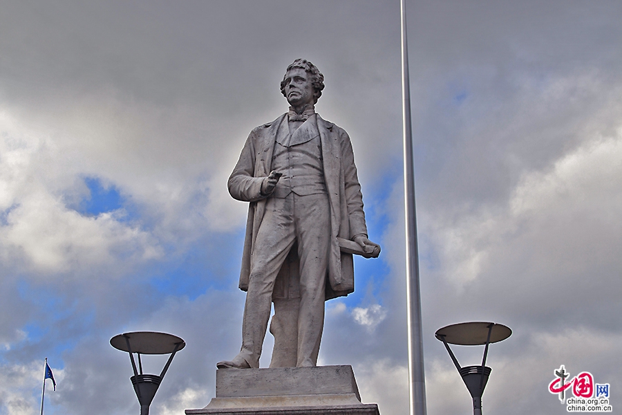 奥康奈尔大街的雕塑