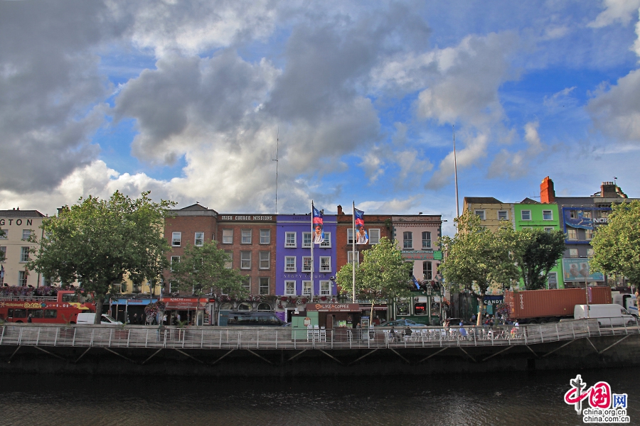 利菲河北岸风光