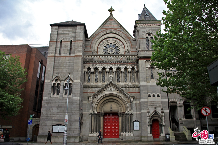 利菲河北岸教堂