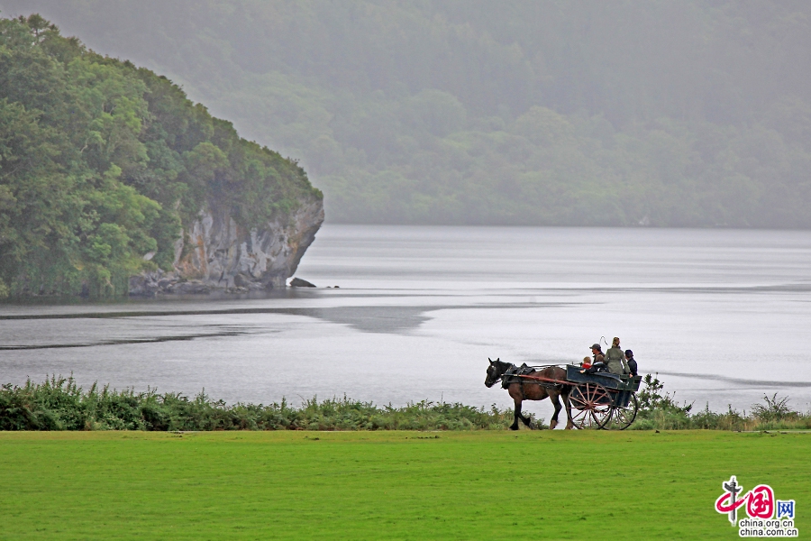 莫克洛斯庄园座落在莫克洛斯东畔