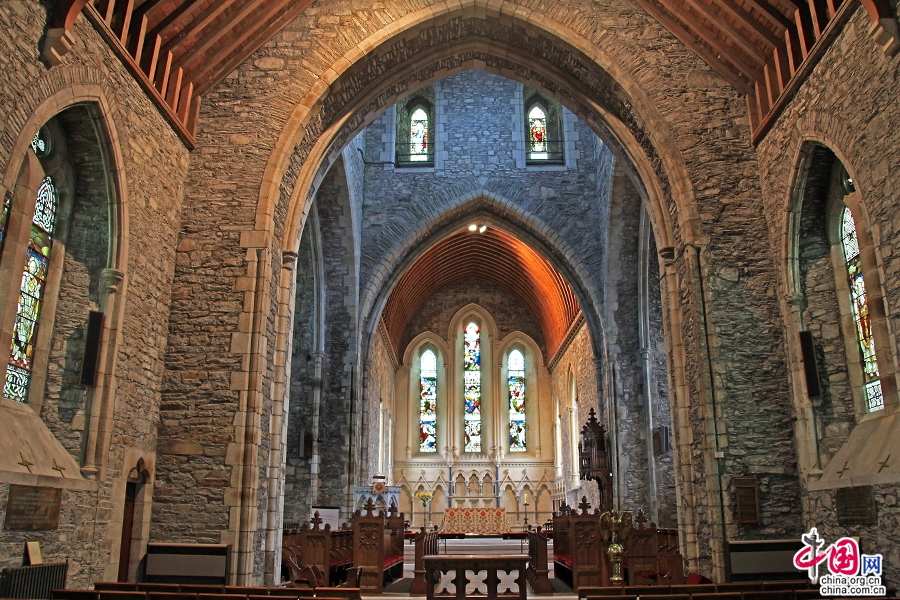 圣布里奇德大教堂内部拱廊