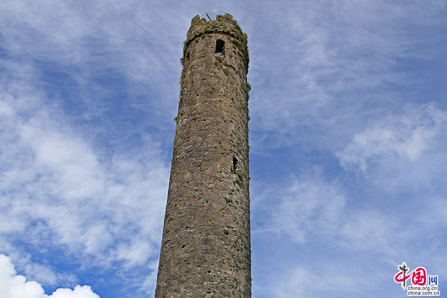 基尔代尔圆塔高约33米