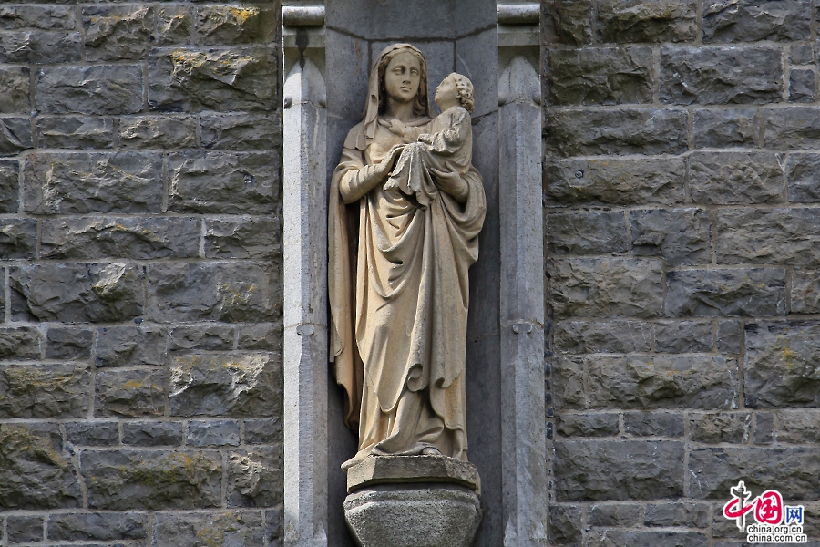 基尔代尔中心教堂圣母雕像