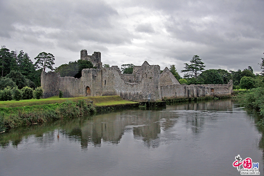 莫克洛斯修道院建于1448年