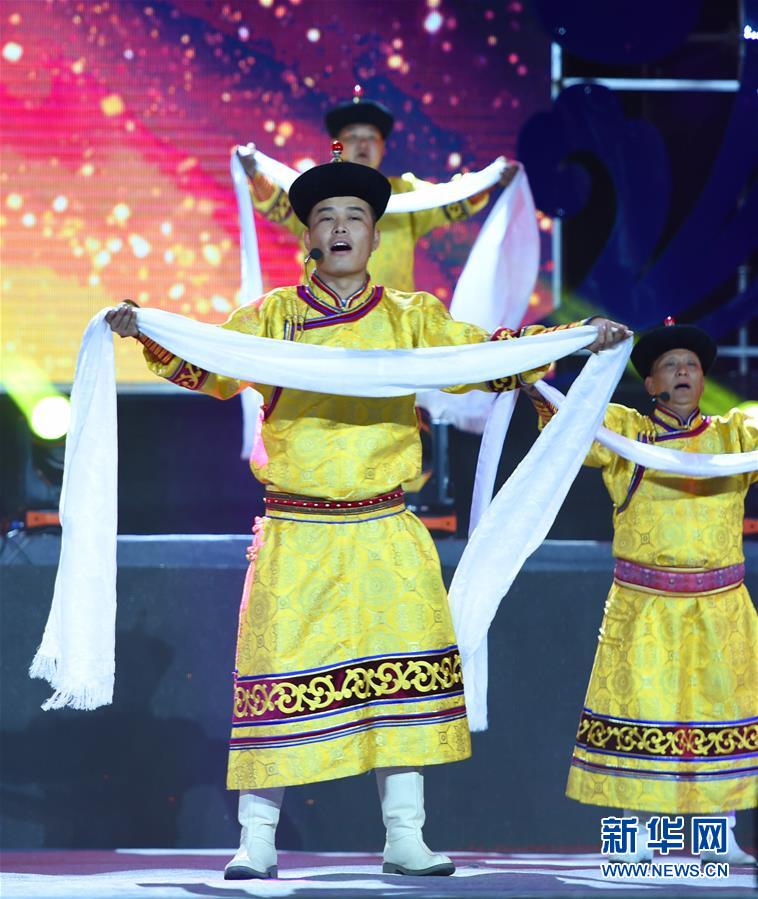 （新华全媒头条·图文互动）（6）驰骋草原六十载 扛起红旗再出发——回访内蒙古最早的乌兰牧骑