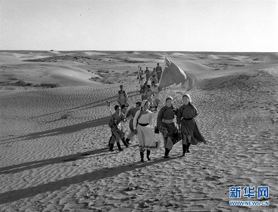 （新华全媒头条·图文互动）（9）驰骋草原六十载 扛起红旗再出发——回访内蒙古最早的乌兰牧骑