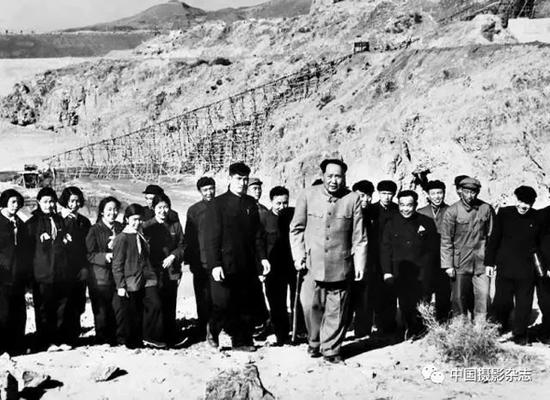 毛泽东视察官厅水库，1954年 侯波 摄