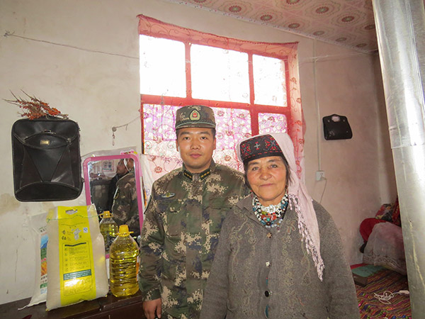 【十九大精神 进军营】群众心中永远的“守护神” 【十九大精神 进军营】群众心中永远的“守护神”