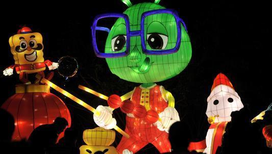 上海欢乐谷5000万盏华灯点亮申城