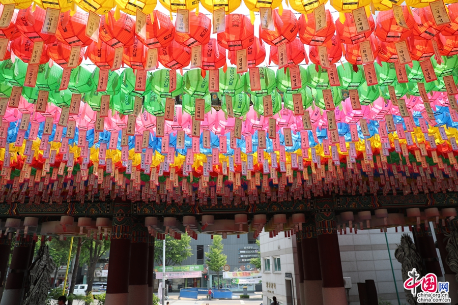 曹溪寺山门内置四大天王