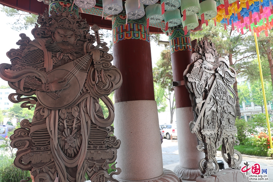 曹溪寺山门内置四大天王