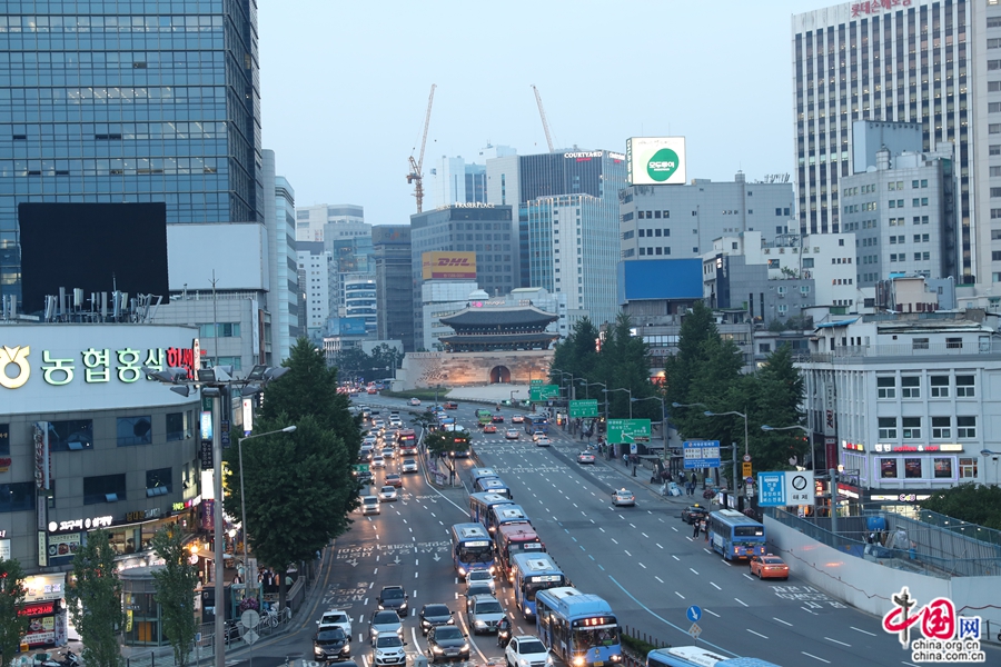 从首尔空中花园远眺南大门