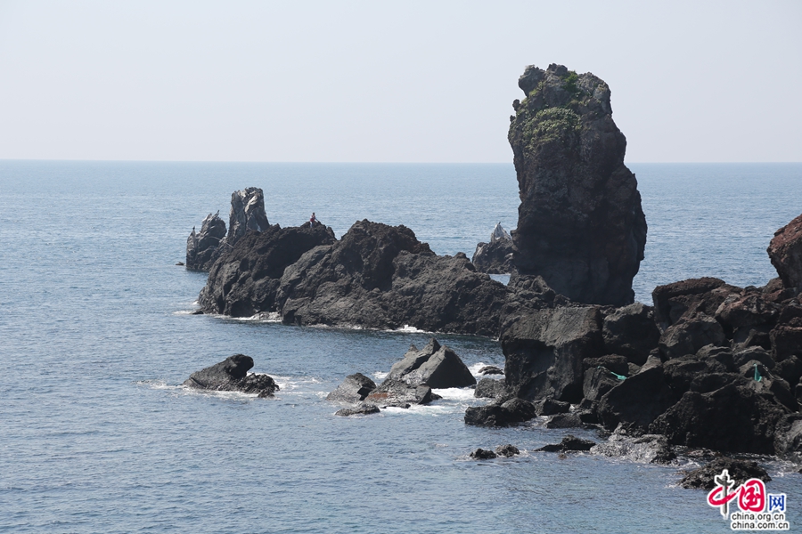 独立岩由约150万年前的火山爆发时期