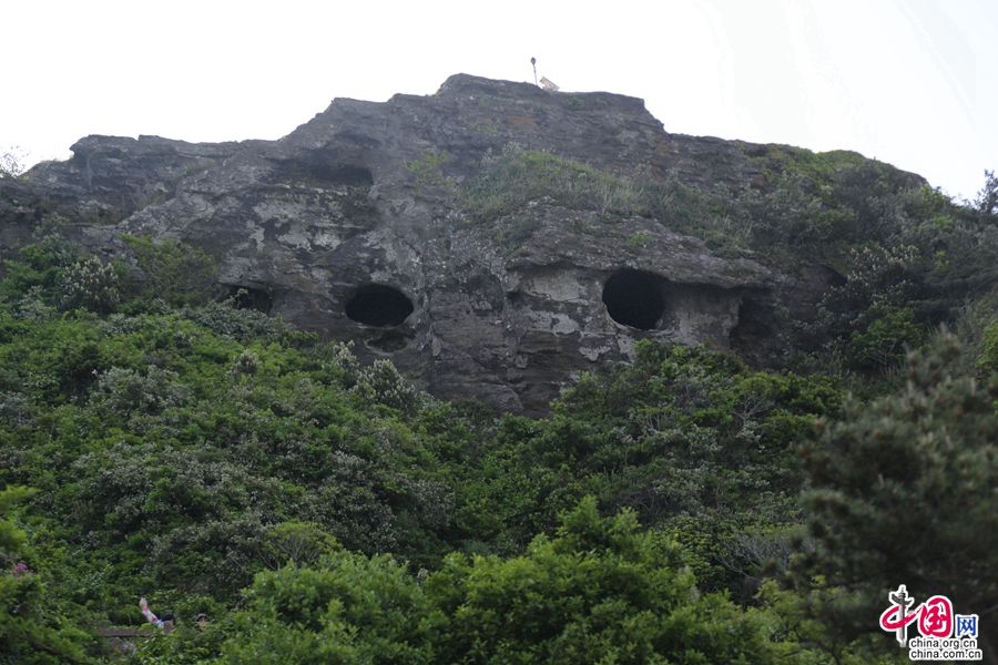 城山日出峰北面悬崖