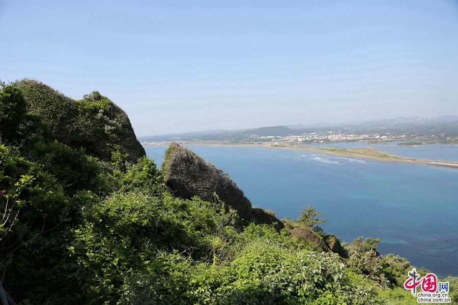 城山日出峰山上怪石遍布