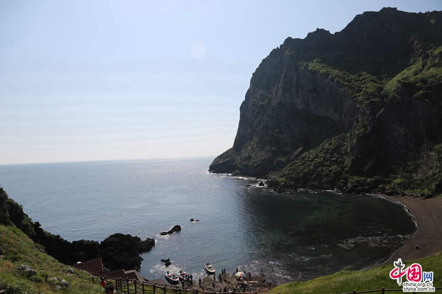 城山日出峰山脚下海湾