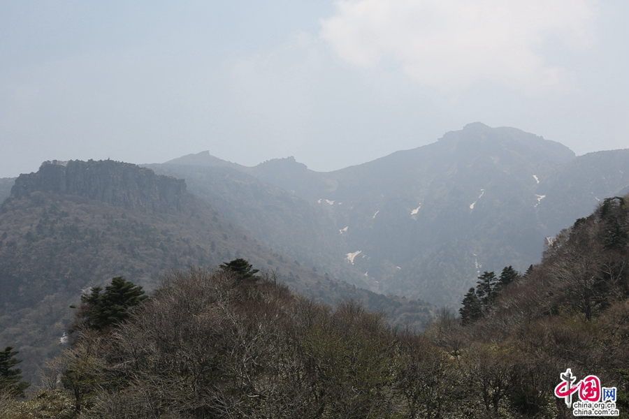 远眺汉拿山北麓