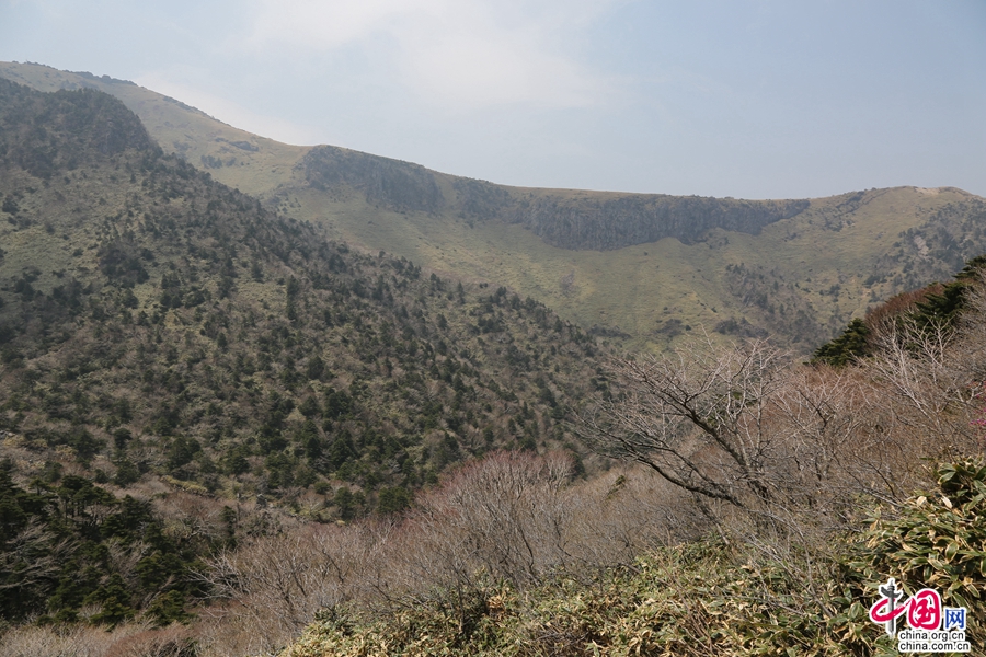 远眺北麓山坡