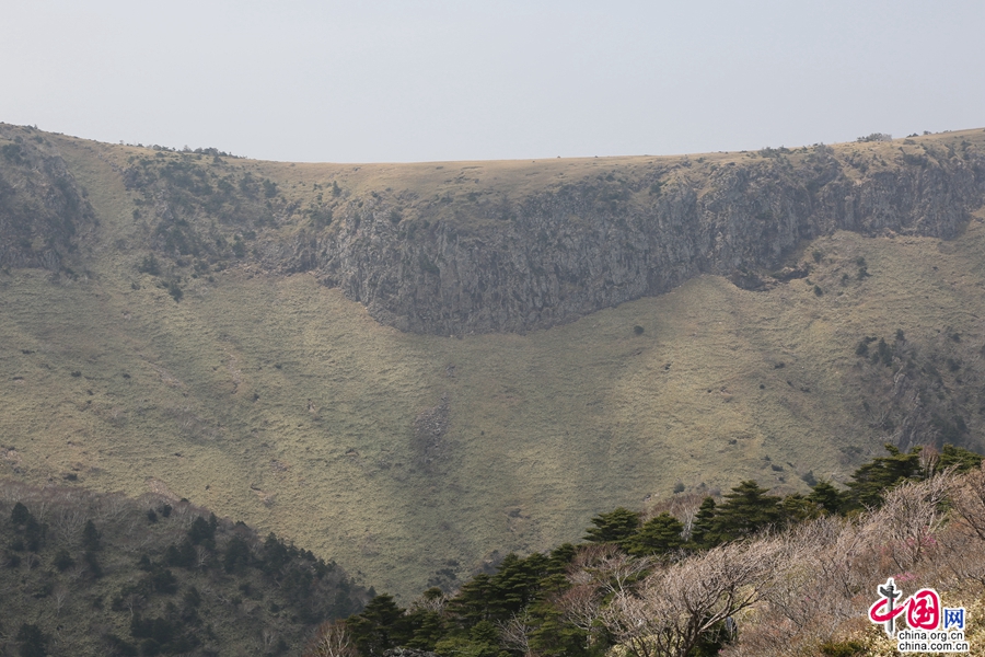 远眺山峰