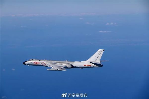 绕道巡航 岛礁空投,中国军队这些动作相当提气