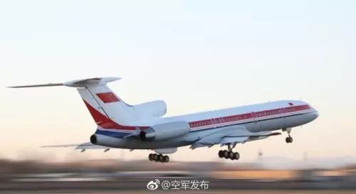 绕道巡航 岛礁空投,中国军队这些动作相当提气