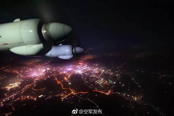 绕道巡航 岛礁空投,中国军队这些动作相当提气