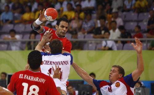 组图：奥运会手球男子预赛 俄罗斯28-27险胜埃及