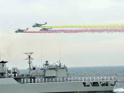 القوات البحرية لجيش التحرير الشعبي الصيني تحتفل بالذكرى الستين لتأسيسها