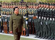 هو جين تاو يستعرض حامية الجيش التحرير الشعبي الصيني بماكاو 