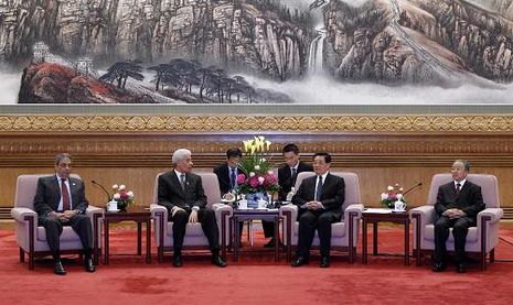 الرئيس الصيني يتعهد بتعزيز الروابط مع الدول العربية (صور)