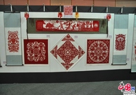 رياح الثقافة الصينية تهب على معرض القاهرة الدولي للكتاب عام 2011 