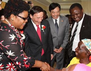 نائب رئيس مجلس الدولة الصينى يزور زيمبابوي (خاص)