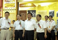 نائب رئيس مجلس الدولة يشيد بالنجاح العظيم لسياسات الحزب الشيوعي الصيني في الريف 