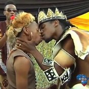 أول حفل زفاف لمثليي الجنس في جنوب أفريقيا 