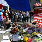سكان بوسطن يعربون عن تعازيهم فى ضحايا تفجيرات الماراثون (خاص)