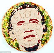 فنان بريطاني يصنع بيتزا على صور شخصيات مشهورة 