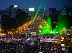 جيش مصر يطيح بمرسي فى ذكرى مرور عام على رئاسته ويقرر اجراء انتخابات مبكرة