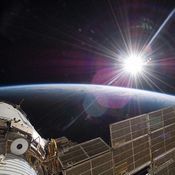 رائد كندي يلتقط صوراً خلابة للأرض من محطة الفضاء 