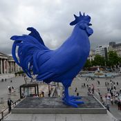 تمثال ضخم لديك أزرق يفوز بقاعدة التماثيل الرابعة على ساحة الطرف الأغر