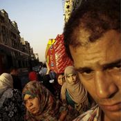 أمريكي يسجل بكاميرا تليفونه الأوضاع في مصر 