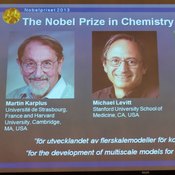 ثلاثة علماء أمريكيين يفوزون بجائزة نوبل للكيمياء لعام 2013 