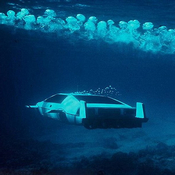 تيسلا موتورز تخصص مليون دولار لتطوير سيارة 'مائية