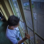 معاناة أطفال مشردين في الهند 